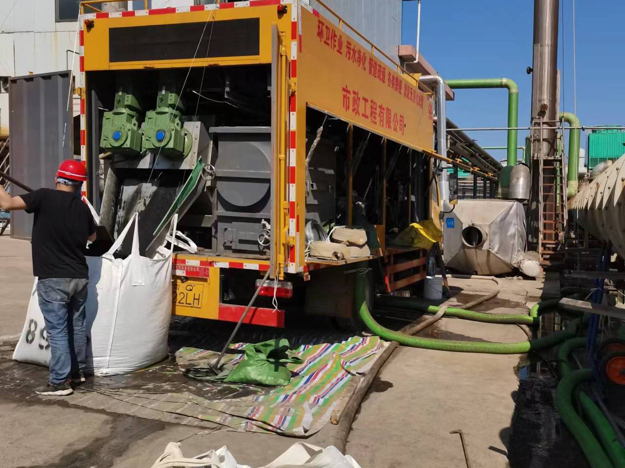 郧阳淤泥压干处理